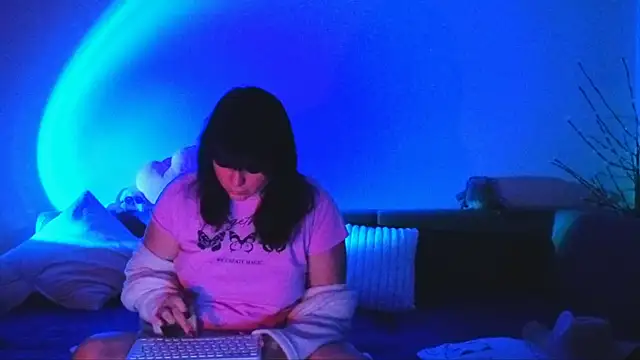 Bella Hillss online show from 02-10-26, 08:24