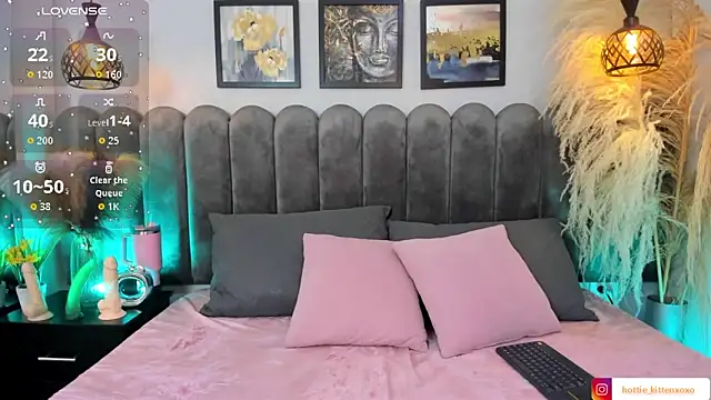 Snapshot of Viollet_xoxo chatting on 09-30-25, 08:14 Viollet xoxo online show from 09-30-25, 08:14