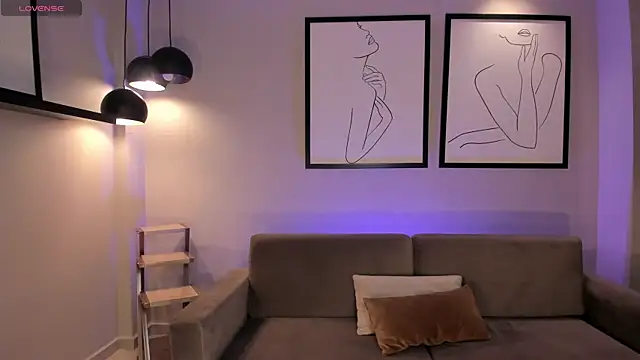 MiaLaurence online show from 10-08-25, 07:22