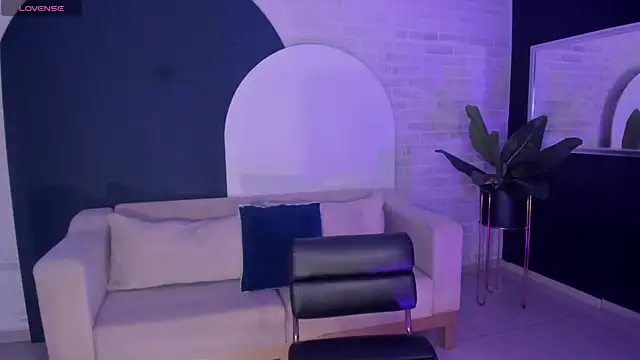 MiaLaurence online show from 03-13-26, 07:42