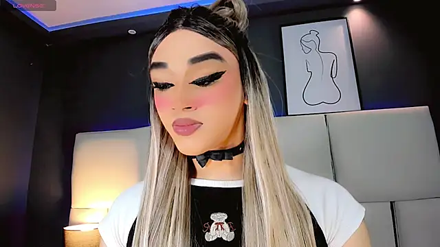 Snapshot of Valeriasmiithh chatting on 10-10-25, 08:41 Valeriasmiithh online show from 10-10-25, 08:41