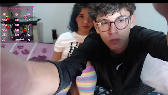 Snapshot of lolaxdavid chatting on 11-22-25, 05:28 lolaxdavid online show from 11-22-25, 05:28