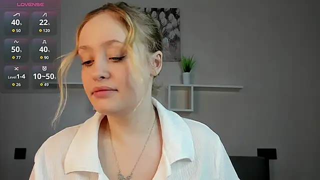 Snapshot of Julliakoill chatting on 11-20-25, 08:25 Julliakoill online show from 11-20-25, 08:25