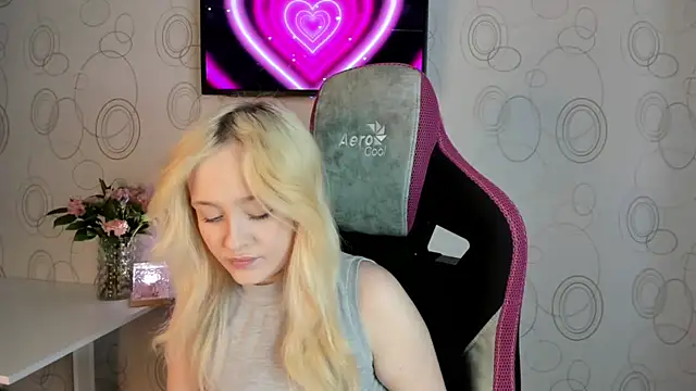 Julliakoill online show from 02-12-26, 10:32