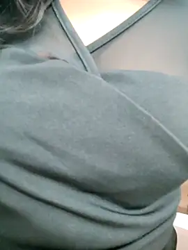 Snapshot of Kayna_Rawat chatting on 09-24-25, 12:19 Kayna Rawat online show from 09-24-25, 12:19