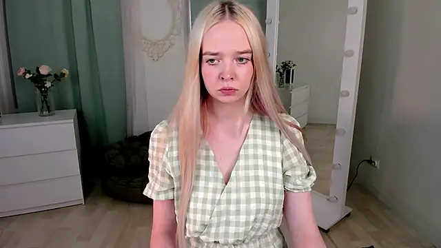 BellaMontgomery online show from 04-29-26, 04:11