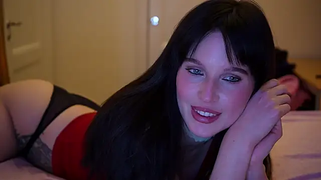 Snapshot of ellaa91 chatting on 11-17-25, 02:34 ellaa91 online show from 11-17-25, 02:34