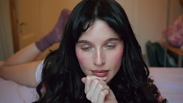 Snapshot of ellaa91 chatting on 11-20-25, 01:22 ellaa91 online show from 11-20-25, 01:22