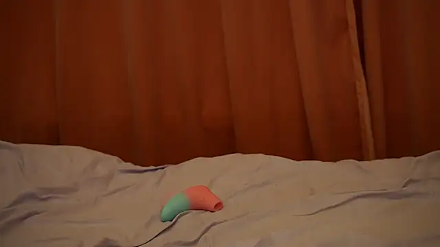 Snapshot of ellaa91 chatting on 11-24-25, 05:34 ellaa91 online show from 11-24-25, 05:34