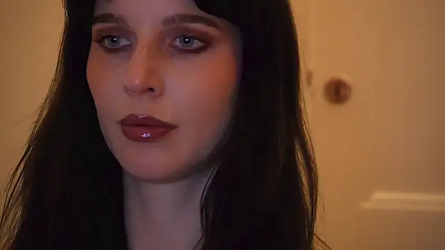 Snapshot of ellaa91 chatting on 11-28-25, 02:20 ellaa91 online show from 11-28-25, 02:20