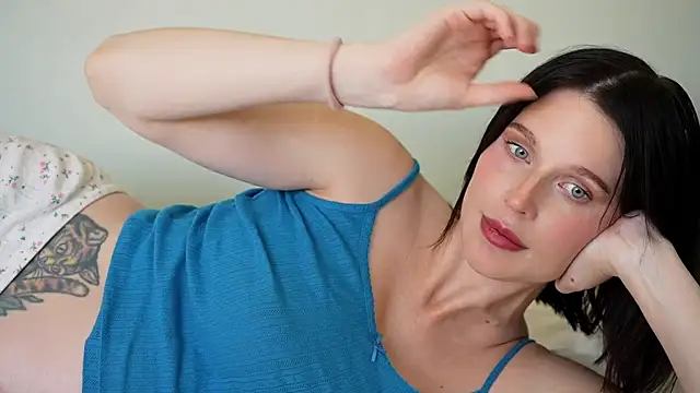 ellaa91 online show from 04-25-26, 01:14