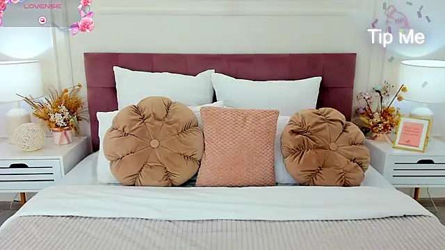 Snapshot of ToriSonn chatting on 11-17-25, 01:17 ToriSonn online show from 11-17-25, 01:17