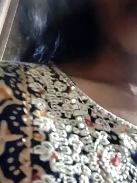 Snapshot of ROSE_GOLDE chatting on 09-26-25, 05:28 ROSE GOLDE online show from 09-26-25, 05:28