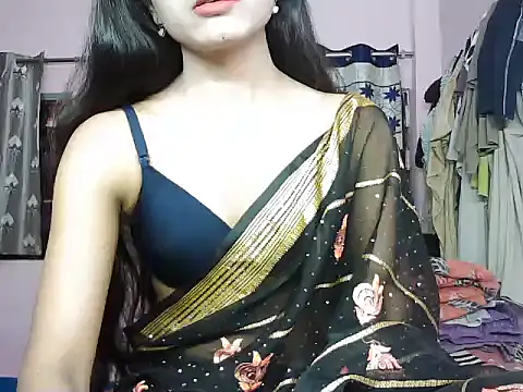 Snapshot of ROSE_GOLDE chatting on 09-28-25, 04:29 ROSE GOLDE online show from 09-28-25, 04:29