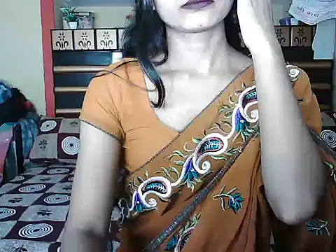 Snapshot of ROSE_GOLDE chatting on 10-02-25, 02:13 ROSE GOLDE online show from 10-02-25, 02:13