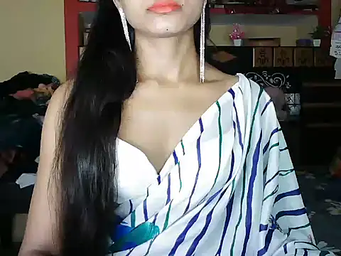 Snapshot of ROSE_GOLDE chatting on 10-08-25, 04:26 ROSE GOLDE online show from 10-08-25, 04:26