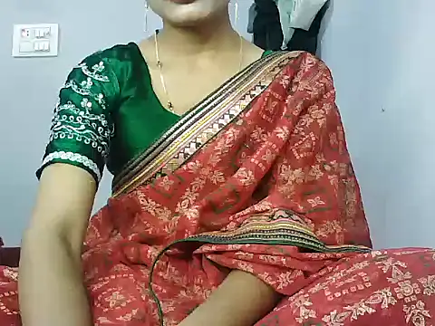 Snapshot of ROSE_GOLDE chatting on 11-20-25, 04:18 ROSE GOLDE online show from 11-20-25, 04:18