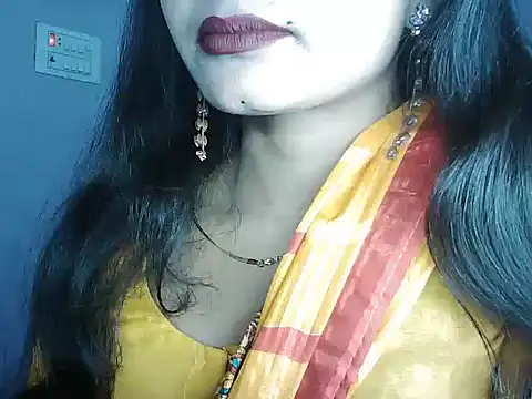 ROSE GOLDE online show from 02-19-26, 04:25