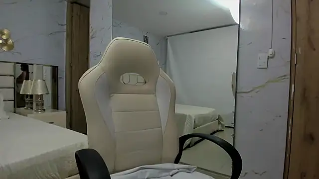 Snapshot of BabyAngel18_ chatting on 10-28-25, 03:32 BabyAngel18 online show from 10-28-25, 03:32