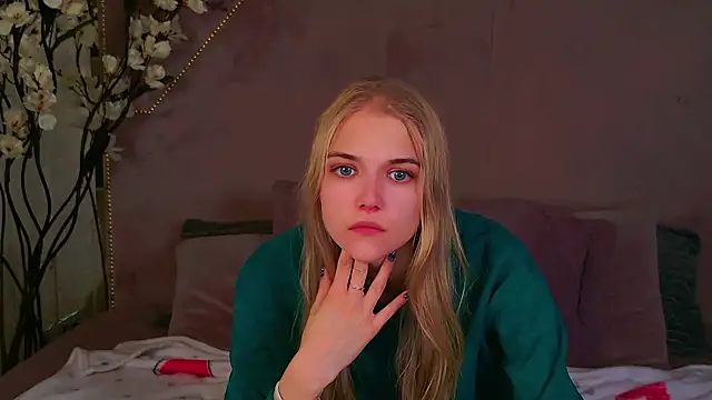 4example Chloe online show from 09-25-25, 10:52