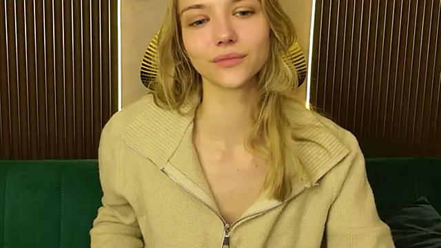 4example Chloe online show from 03-21-26, 10:42