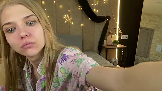 Snapshot of 4example_Chloe chatting on 04-20-26, 05:21 4example Chloe online show from 04-20-26, 05:21