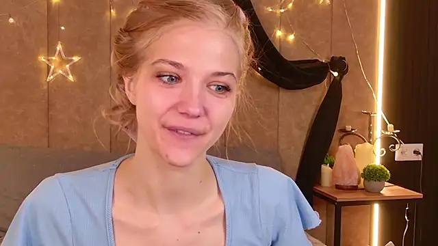 Snapshot of 4example_Chloe chatting on 04-23-26, 05:30 4example Chloe online show from 04-23-26, 05:30