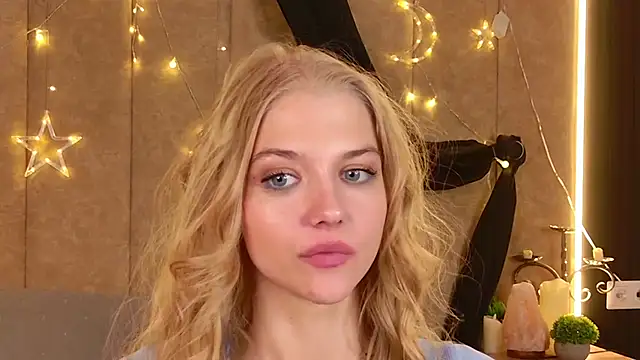 Snapshot of 4example_Chloe chatting on 04-23-26, 12:40 4example Chloe online show from 04-23-26, 12:40