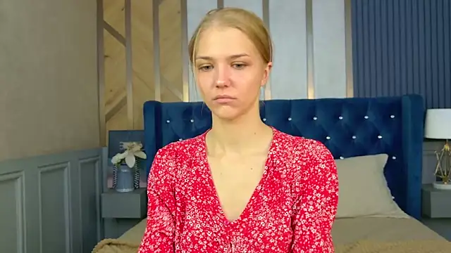 Snapshot of 4example_Chloe chatting on 05-20-26, 05:35 4example Chloe online show from 05-20-26, 05:35