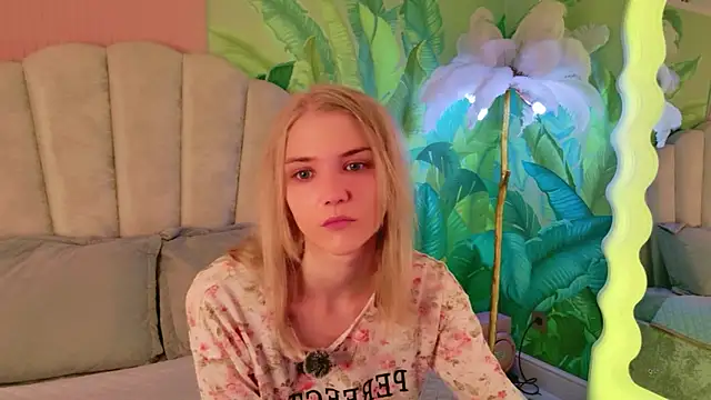 Snapshot of 4example_Chloe chatting on 06-16-26, 05:43 4example Chloe online show from 06-16-26, 05:43