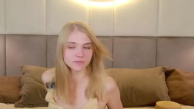 Snapshot of 4example_Chloe chatting on 07-16-26, 05:46 4example Chloe online show from 07-16-26, 05:46