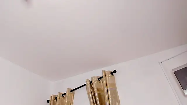 Snapshot of TANISHA_HILL chatting on 11-18-25, 07:18 TANISHA HILL online show from 11-18-25, 07:18