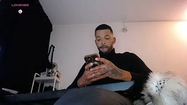 LickMyInk online show from 12-14-25, 04:29