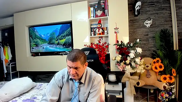 SpartacusDaddy48 online show from 05-18-26, 04:07