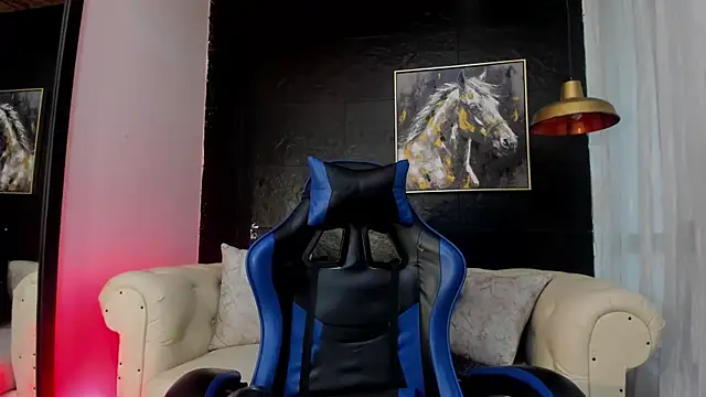 Snapshot of Maximo_Wolff chatting on 10-04-25, 08:07 Maximo Wolff online show from 10-04-25, 08:07