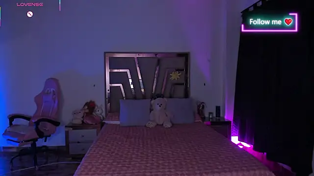 lunaarose online show from 02-28-26, 03:40