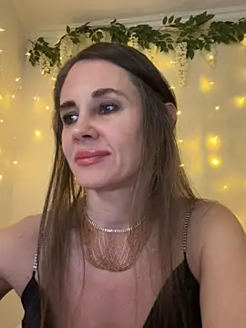 Snapshot of LucieMack chatting on 04-18-26, 07:51 LucieMack online show from 04-18-26, 07:51