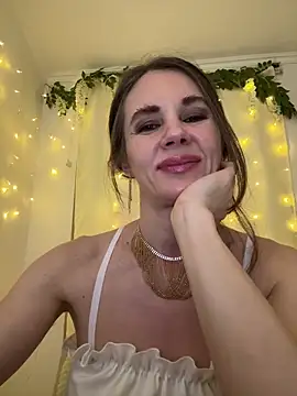 Snapshot of LucieMack chatting on 04-20-26, 07:26 LucieMack online show from 04-20-26, 07:26