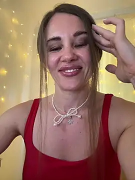 Snapshot of LucieMack chatting on 07-06-26, 03:36 LucieMack online show from 07-06-26, 03:36