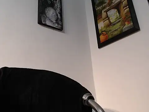 Snapshot of ElCaballeroNegro24 chatting on 09-26-25, 05:11 ElCaballeroNegro24 online show from 09-26-25, 05:11