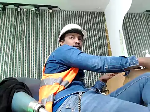 Snapshot of ElCaballeroNegro24 chatting on 09-29-25, 11:53 ElCaballeroNegro24 online show from 09-29-25, 11:53