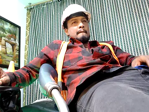 Snapshot of ElCaballeroNegro24 chatting on 10-02-25, 01:01 ElCaballeroNegro24 online show from 10-02-25, 01:01