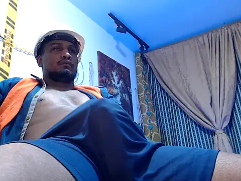 Snapshot of ElCaballeroNegro24 chatting on 10-28-25, 03:43 ElCaballeroNegro24 online show from 10-28-25, 03:43