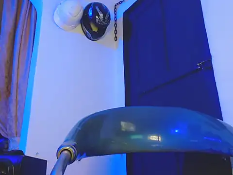 Snapshot of ElCaballeroNegro24 chatting on 12-05-25, 04:21 ElCaballeroNegro24 online show from 12-05-25, 04:21