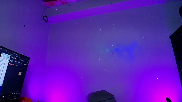 Snapshot of m_rosee chatting on 11-18-25, 12:20 m rosee online show from 11-18-25, 12:20