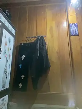 Snapshot of Lai005 chatting on 09-15-25, 08:20 Lai005 online show from 09-15-25, 08:20