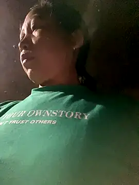 Snapshot of Lai005 chatting on 09-19-25, 10:43 Lai005 online show from 09-19-25, 10:43