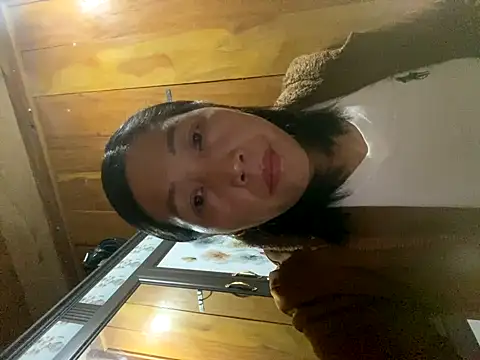 Snapshot of Lai005 chatting on 09-29-25, 01:22 Lai005 online show from 09-29-25, 01:22