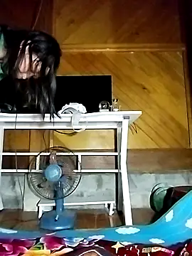 Snapshot of Lai005 chatting on 10-20-25, 02:28 Lai005 online show from 10-20-25, 02:28