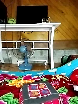 Snapshot of Lai005 chatting on 10-21-25, 03:51 Lai005 online show from 10-21-25, 03:51